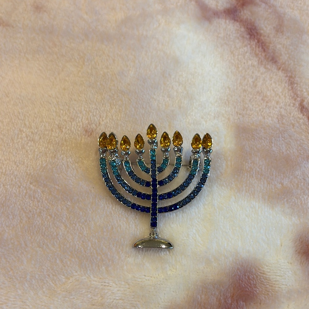 Blue and Gold Crystal Encrusted Hanukkah Menorah Brooch Pin NWT 1.75”x1.75” - Picture 11 of 15